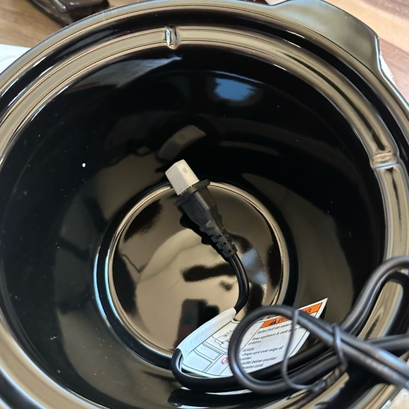 Crock pot 2 qt never used as you can see still packed (collectable item ) - Picture 5 of 5